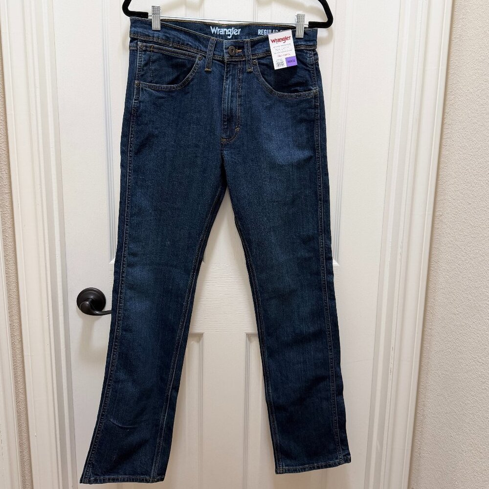 Wrangler Men's Jean Size 30X32 Blue Free To Stretch Regular Fit Dark Blue NEW